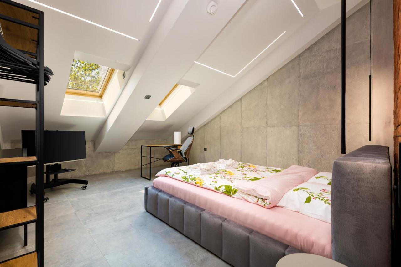 Industrial-Style 2Bd Loft With Parking Spot By Flat Mаnager Leilighet Plovdiv Eksteriør bilde